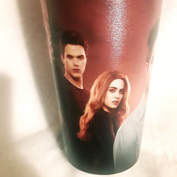 The Twilight Saga Breaking Dawn Pt 1 Collector's Cup 2011 - Picture 5 of 7